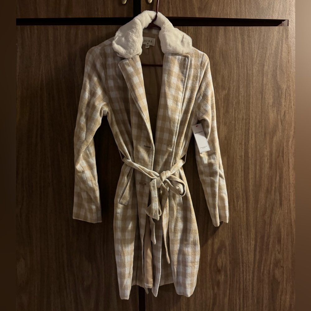 Aura women’s gingham tan and cream colored jacket. Size xs From Red Dresss